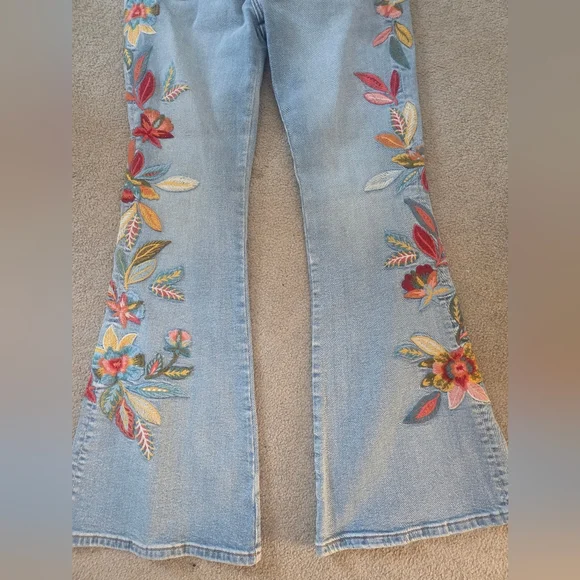 NWT Free People Driftwood Farrah Flare Leg Embroidered Jeans - Picture 6 of 8